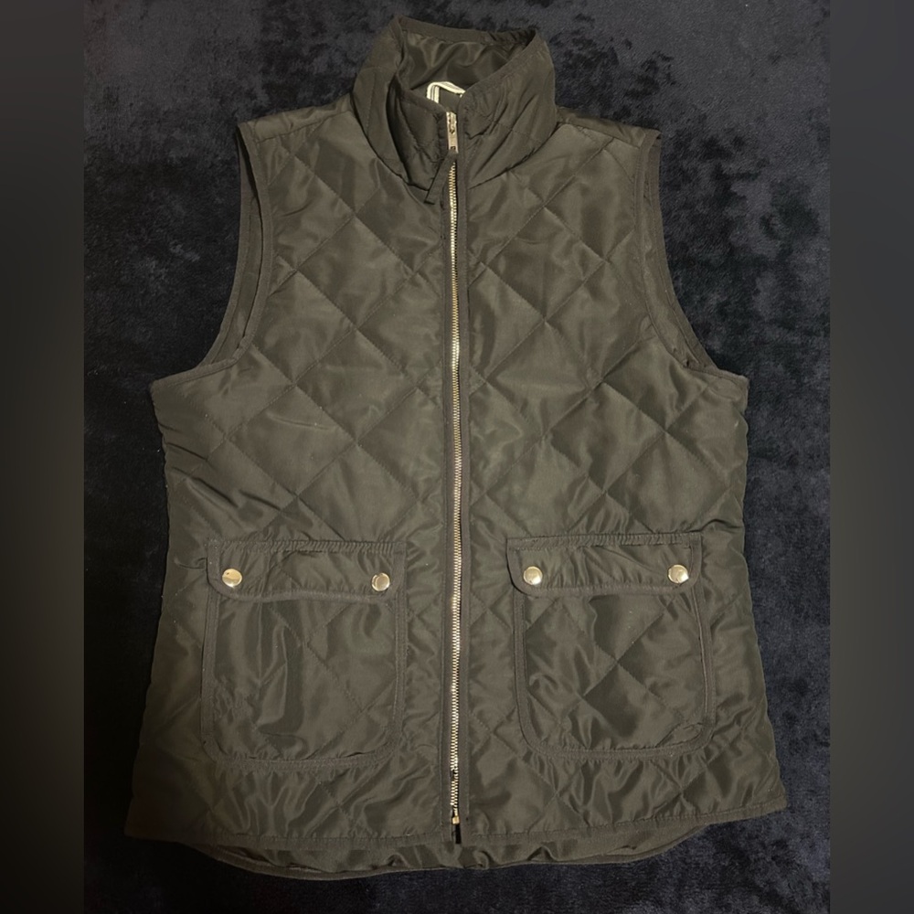 Thread and supply black zip up vest(callout missing a few zip links) -size m